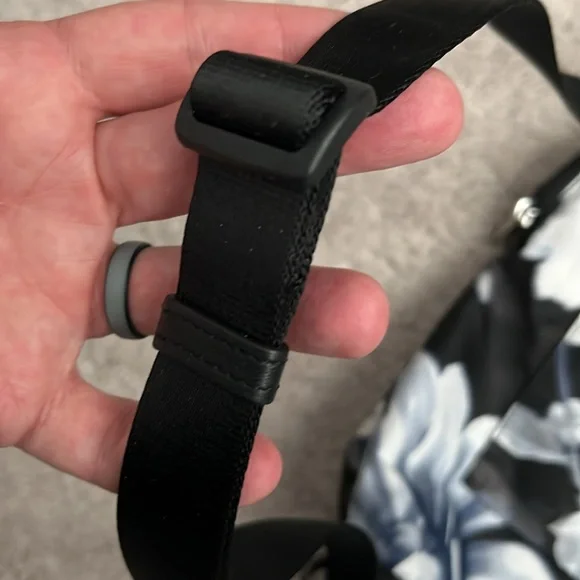 TUMI flower print Luggage Pack, NWOT - Picture 8 of 8